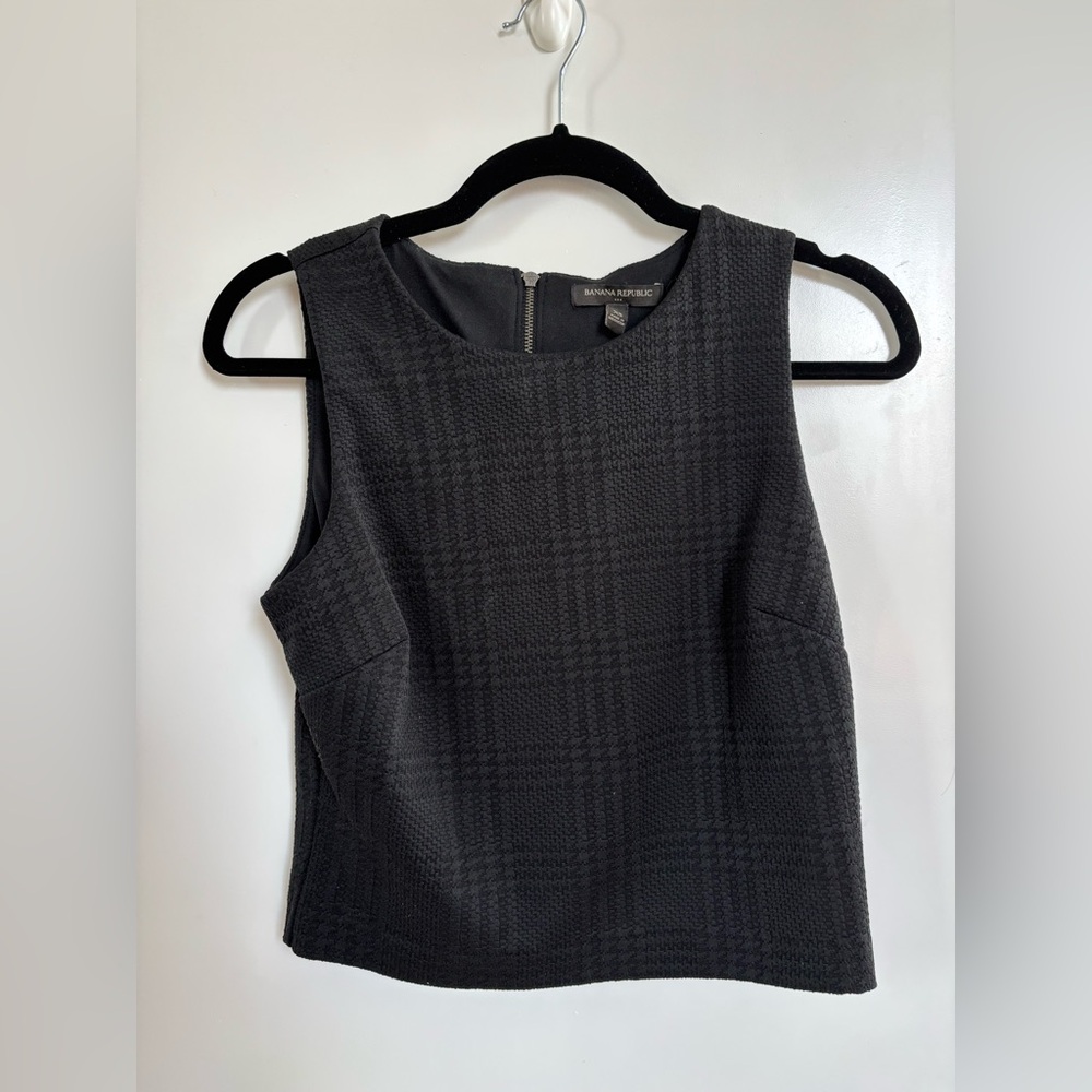 Banana Republic Textured Sleeveless Blouse